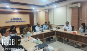 Ket foto : Rapat evaluasi penyaluran beras SPHP 2026 yang digelar BULOG SulutGo bersama pemangku kepentingan di Manado. (Istimewa)